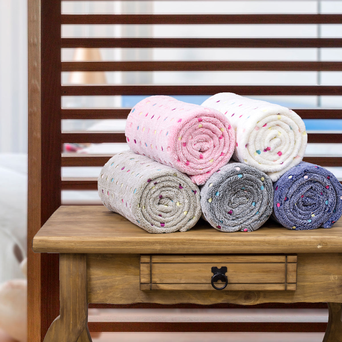 MANTA CASAL FLANNEL EFEITO  BORDADA - POA BEGE 11-0701
